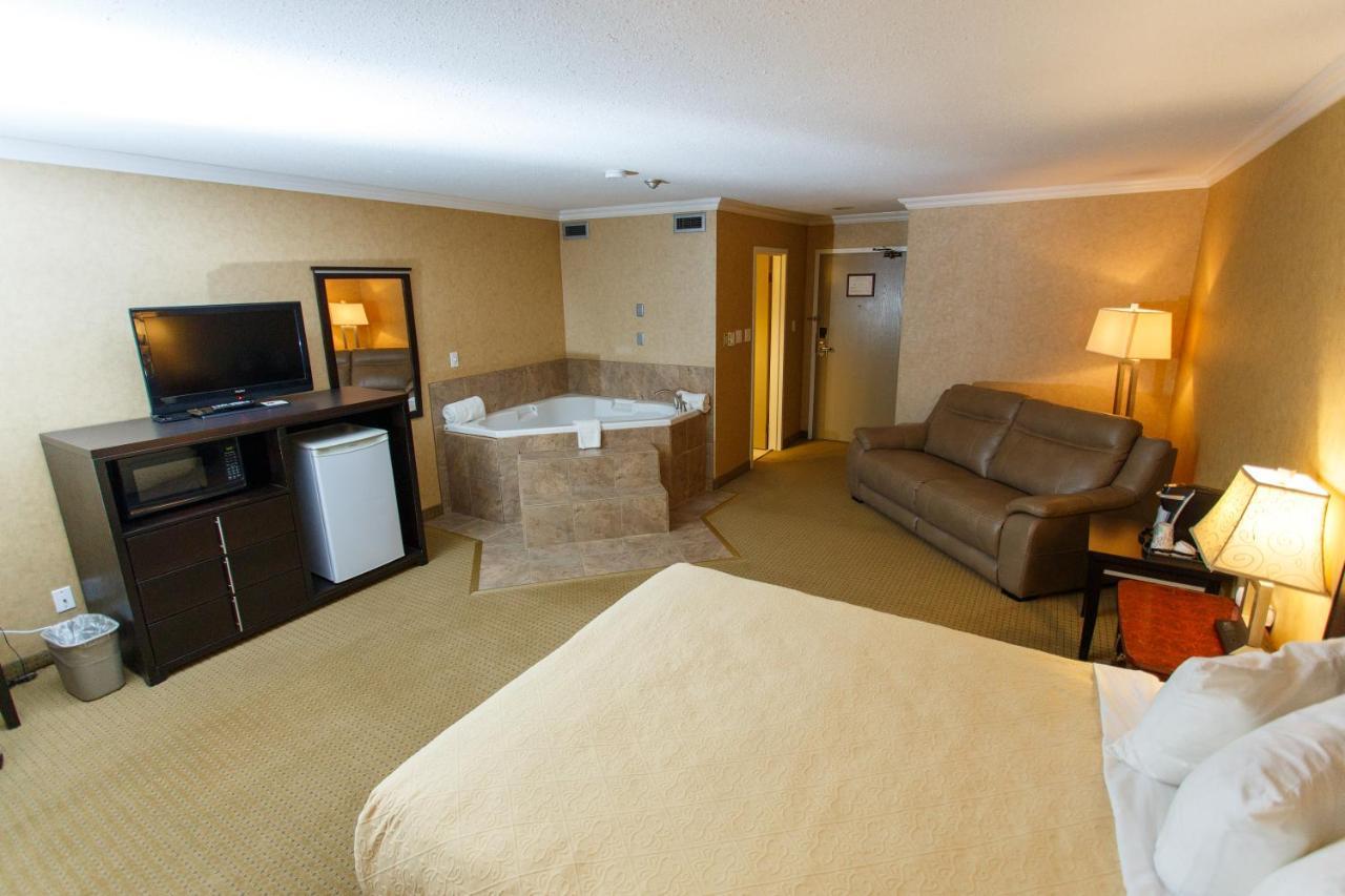 The George Dawson Inn & Conference Centre Dawson Creek Eksteriør billede