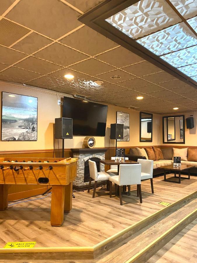 The George Dawson Inn & Conference Centre Dawson Creek Eksteriør billede