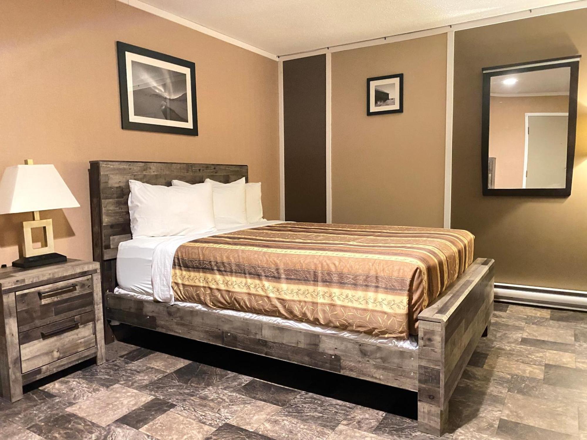 The George Dawson Inn & Conference Centre Dawson Creek Eksteriør billede